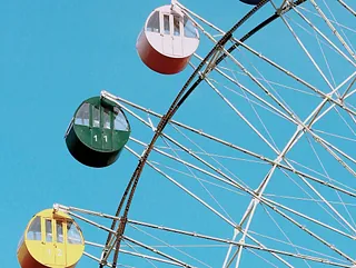 Riesenrad - Ausschnitt mit 2 Kabinen
